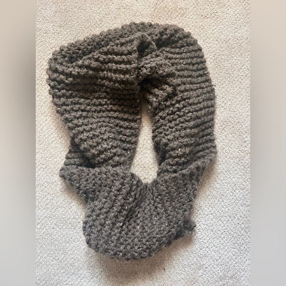 Hand knit Chunky Infinity Scarf - Picture 2 of 4
